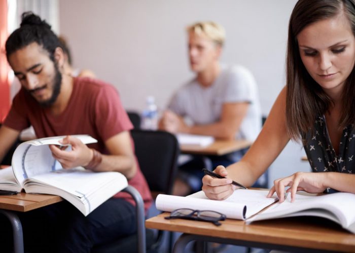 merece la pena estudiar una cerrera hoy en día